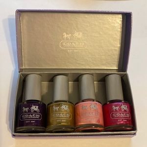COACH polish set of 4 in box. Never been used.